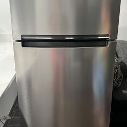 Whirlpool Refrigerator 