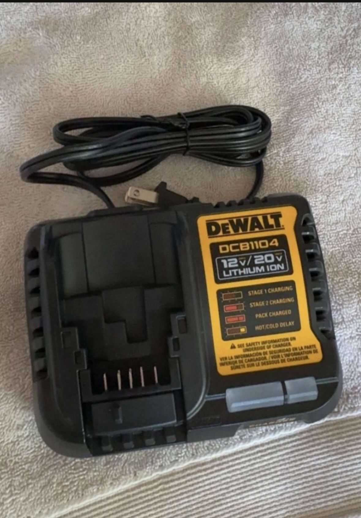 Tool Dewalt charger dcb 1104 brand new