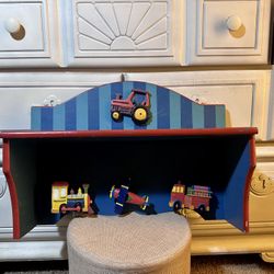 Kids Wall Shelf with Toy Theme