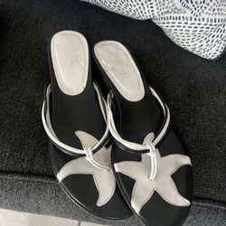 Flat Slippers Size 8:5