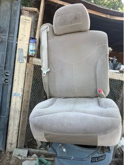 2005 Chevy Silverado passenger seat small ripped $60 Manual