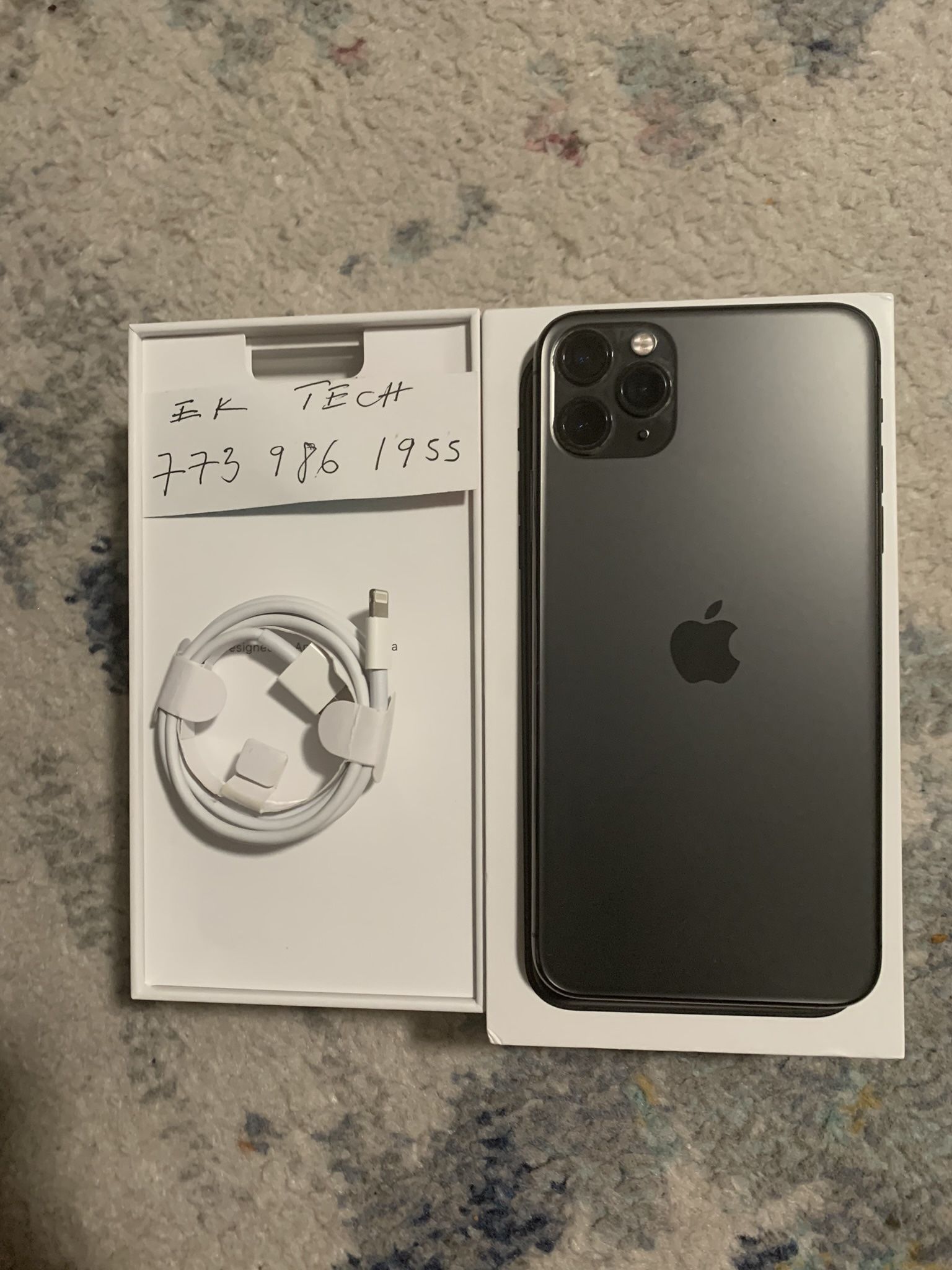 iPhone 11 Pro Max 256g Factory Unlock Like New