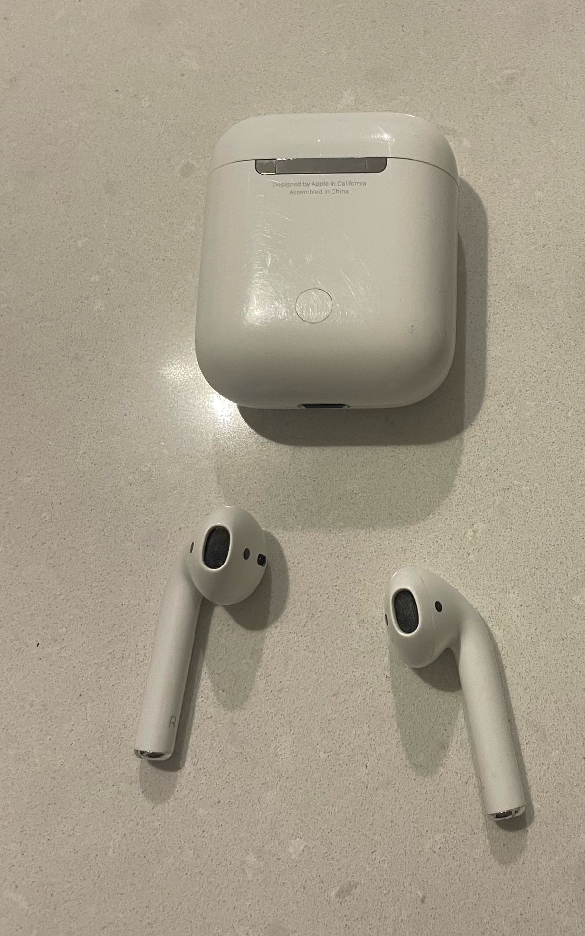 2nd Generation Airpods With Charging Unit