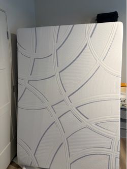 Serta brand full size 12 inch thick memory gel and foam mattress