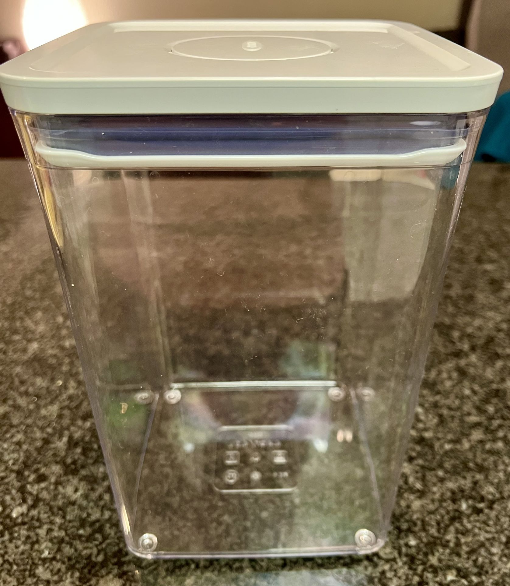 4.4 Qt Pop Container