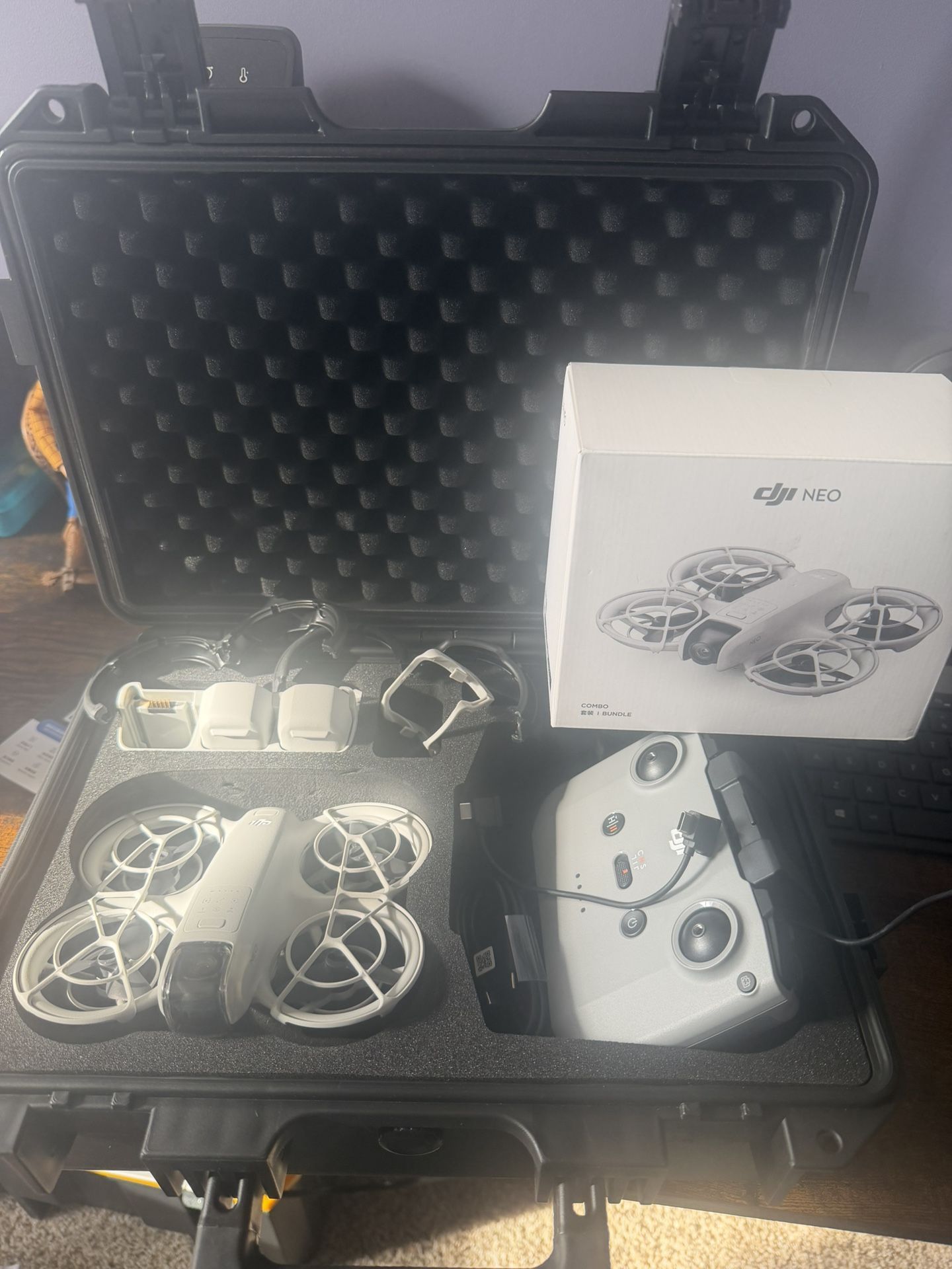 Dji Neo