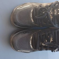 Puma Youth Sized 5.5 Black