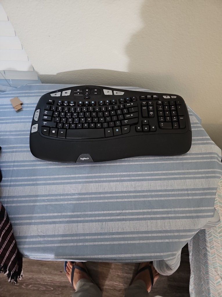 Logitech K350 Keyboard