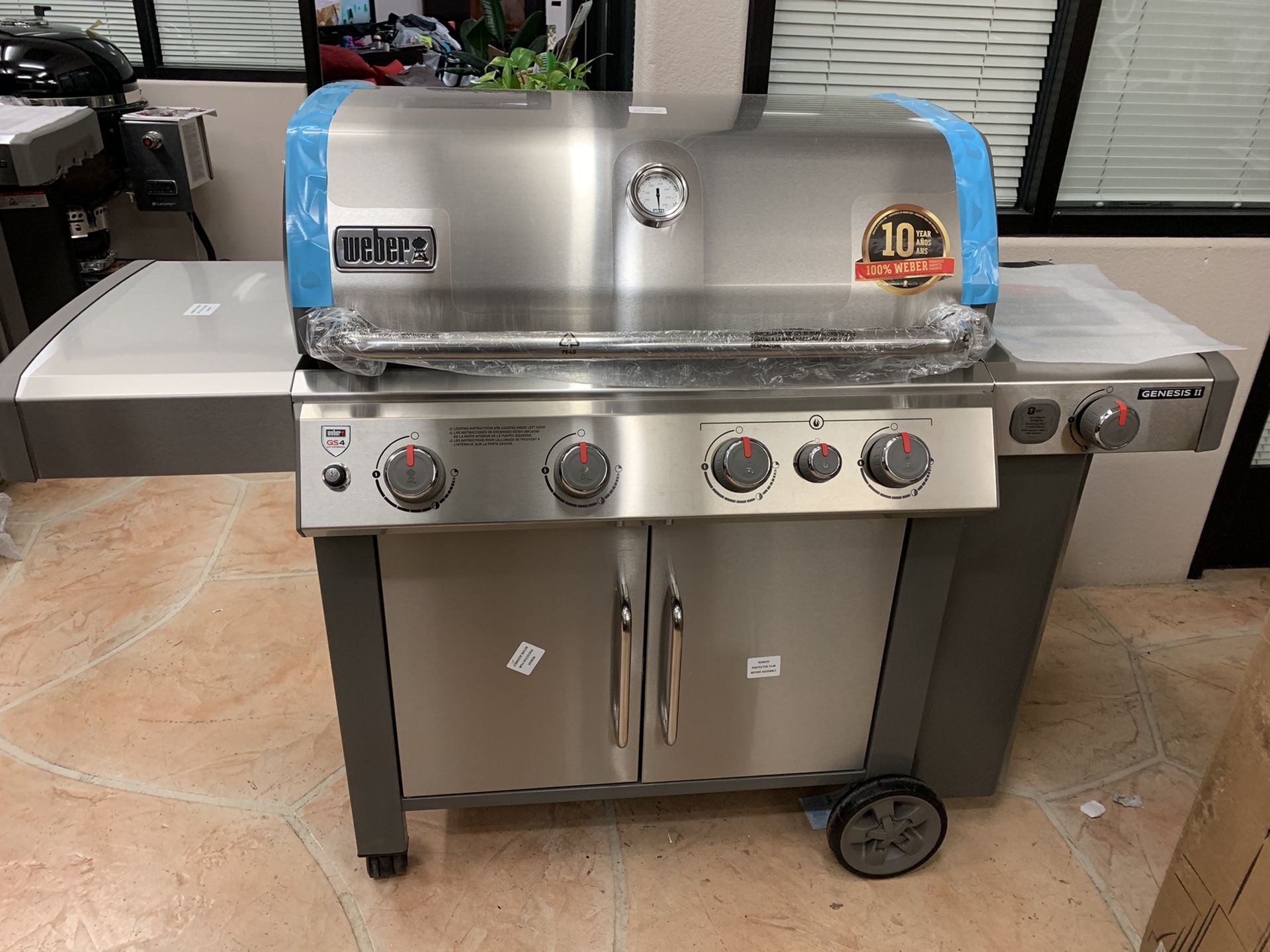 Weber Genesis II LP S-435 (Brand New) Propane Grill BBQ