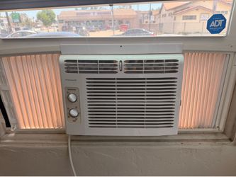 Frigidaire Window A/C unit (2)