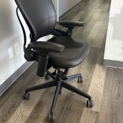 Multifunctional Office Task Chair- Ergonomic Task Seating 