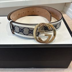 Woman’s Gucci Belt
