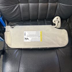 2002-03-04-05-06 GMC Sierra Yukon Driver Side Visor