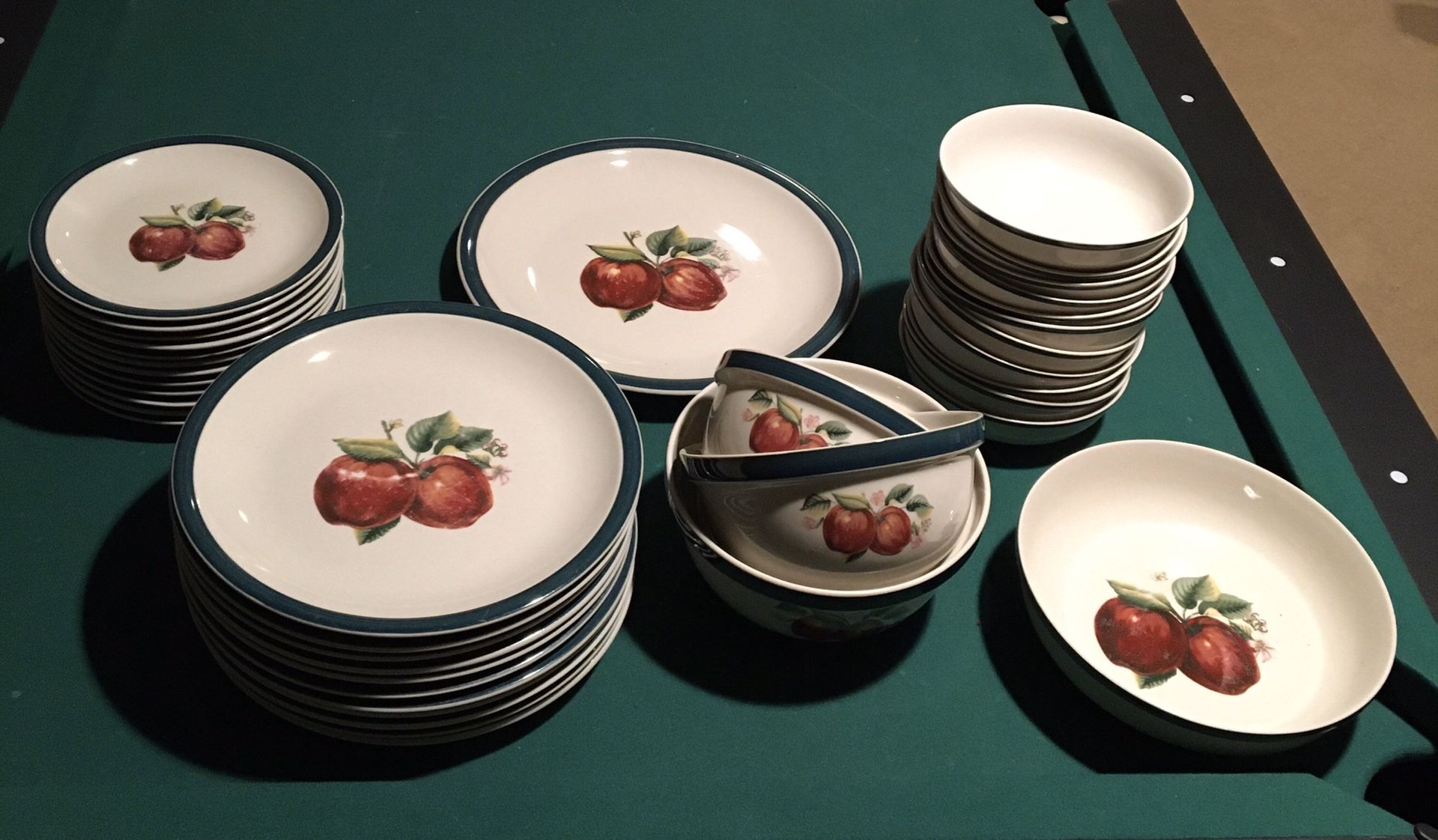 Plate set for 10+ with dinner and bread plates, bowls, set of bowls, additional large bowl, platter and glasses (set of dishes)