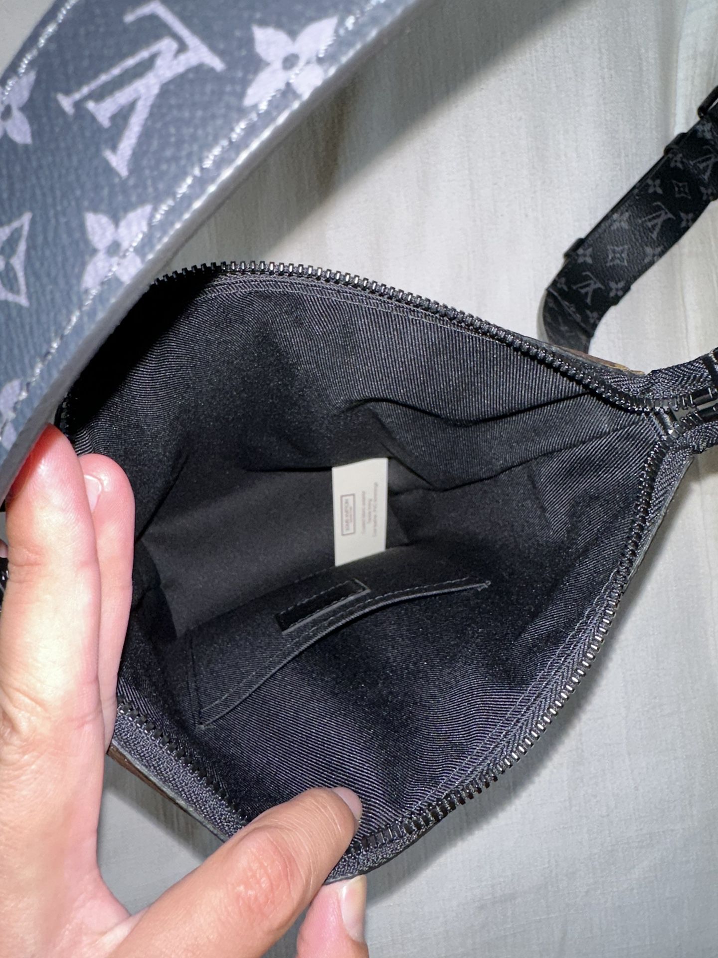 Louis Vuitton M45911 SAUMUR MESSENGER Bag for Sale in Beltsville, MD -  OfferUp