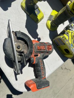 Tool saw black decker