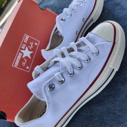 White With Red Converse All Stars NEW!!! (Unisex)