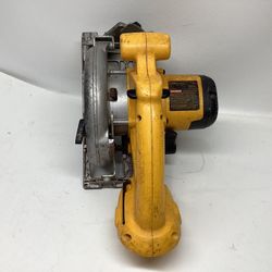 DeWalt 18v DC390  6-1/2” Cordless Circular Saw Tool  Only