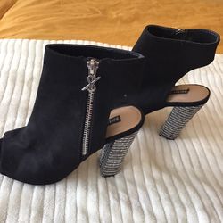 Size 51/2 Booties $5