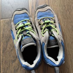 KEEN hiking Shoes, Kids Size 2