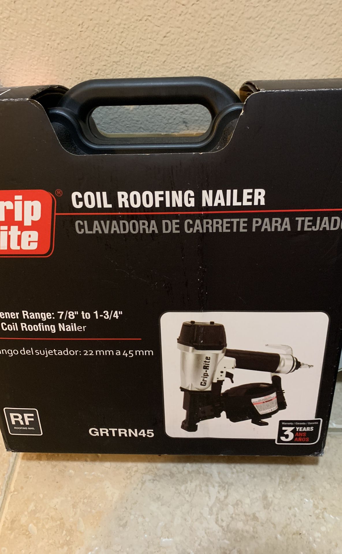 Nailer gun roofing