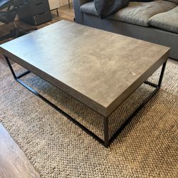 Article coffee Table