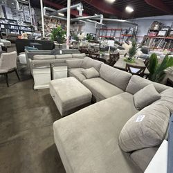 Fabric Sectional With Ottoman In Beige