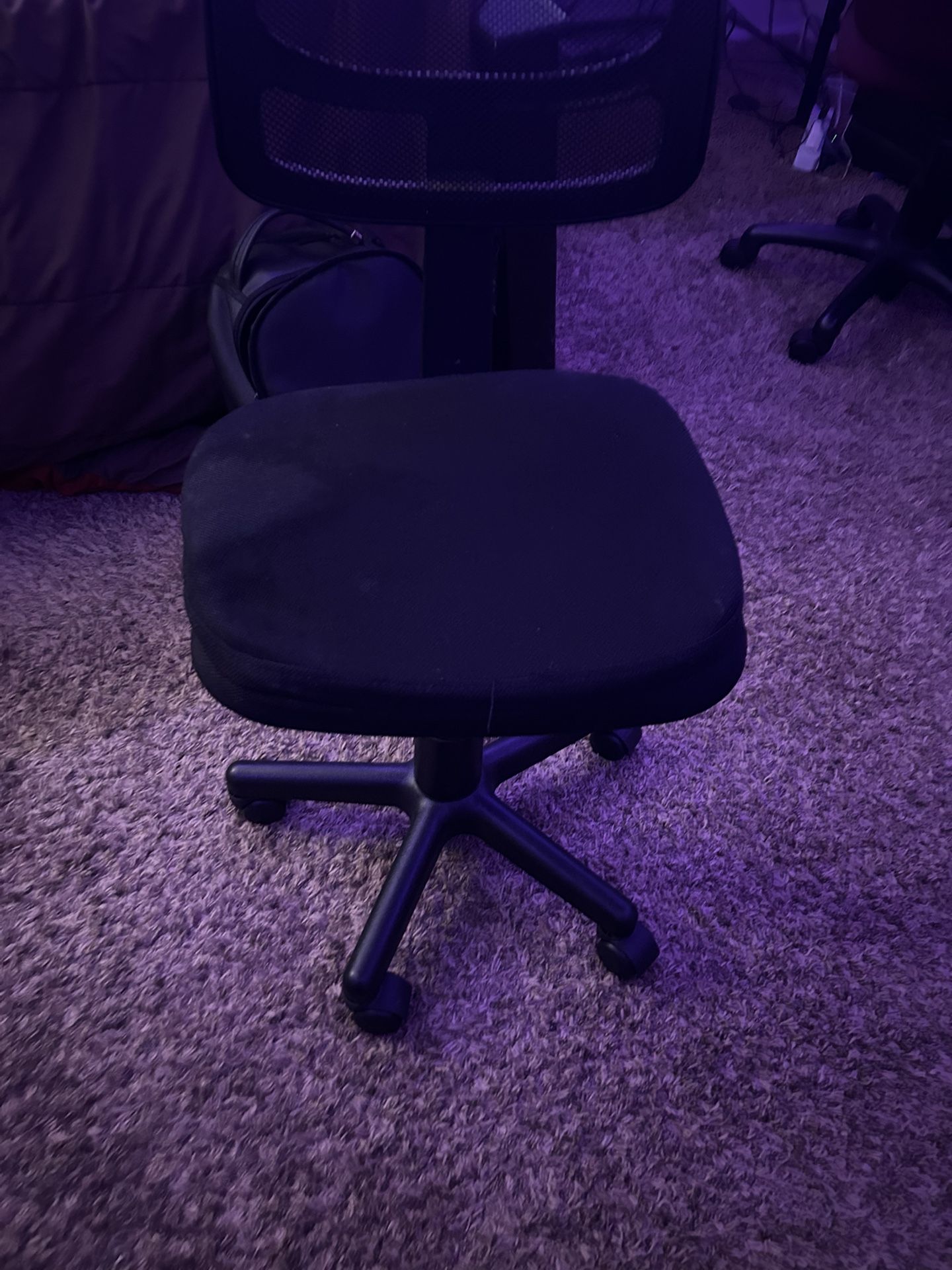 Office chair.(could adjust the height)