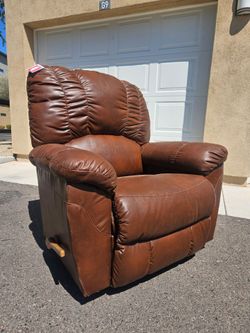LAZY BOY ROCKER RECLINER CHAIR