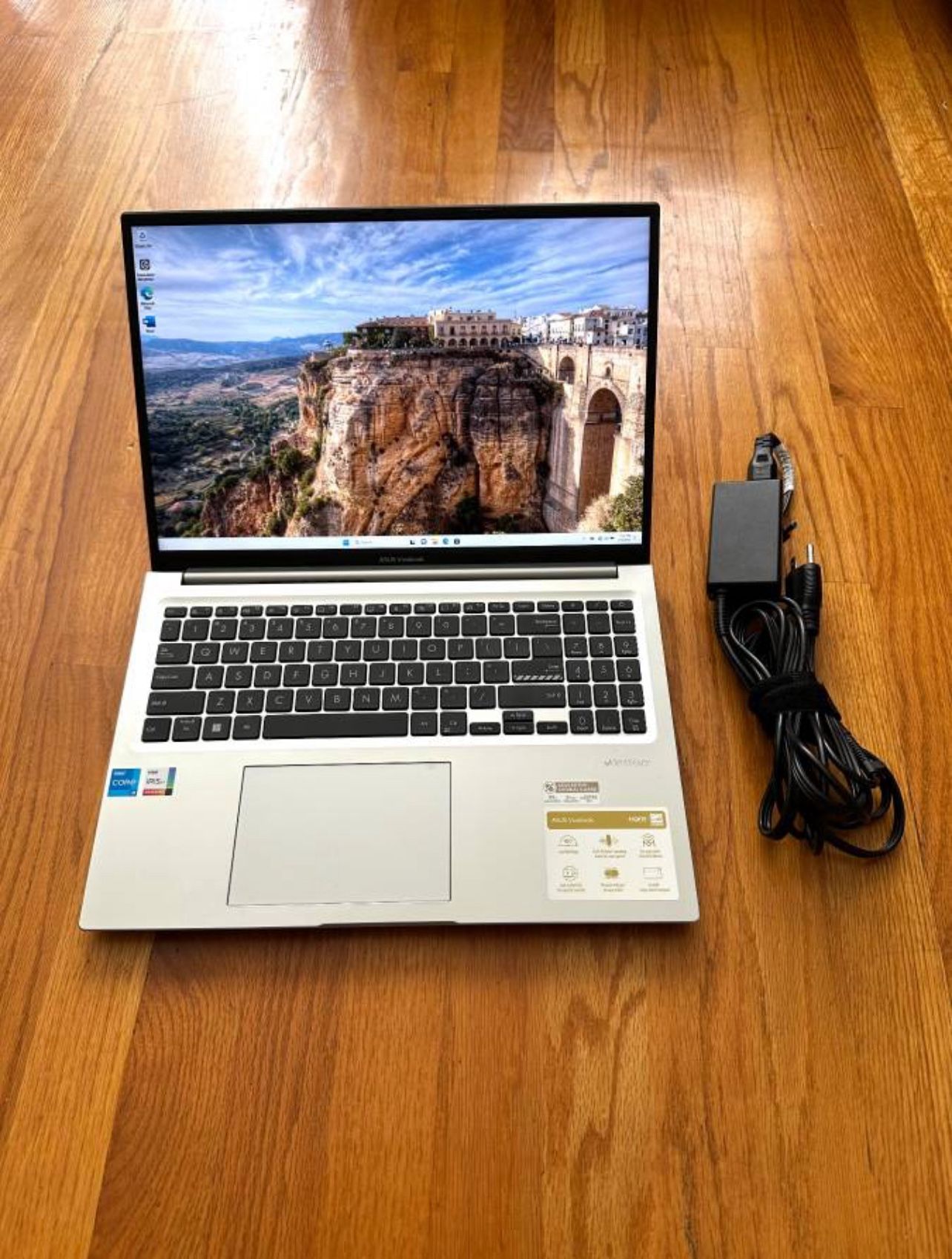 16 inches ASUS VivoBook F1605ZA Laptop Win11 i5 1235U 10-Cores @1.3Ghz SSD 256Gb RAM 16Gb Microsoft Office 2021 - Product 2023