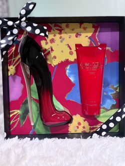 Carolina Herrera Very Good Girl Elixir Perfume Gift Set