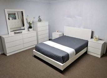 Queen Size Bedroom Set / Conjunto De Dormitorio Tamaño Queen 🚚