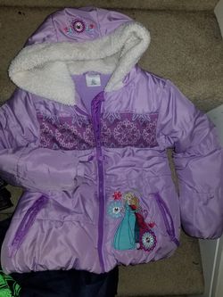 Disney size 9/10 girl'swinter jacket.