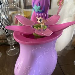 Skyrocket Blume Garden Playset Doll