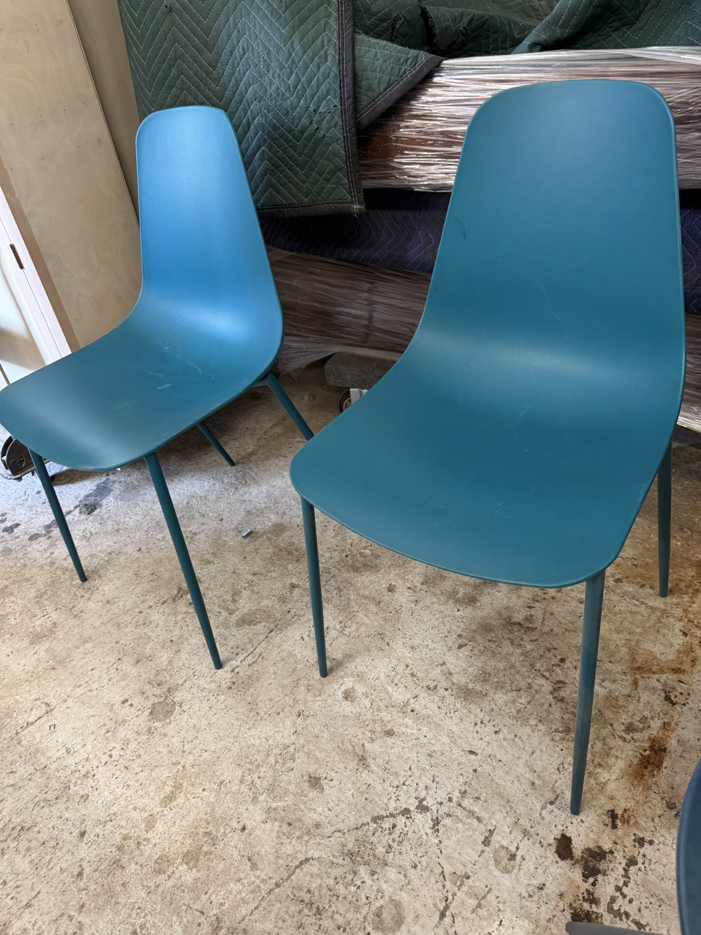 8 Plastic Chairs