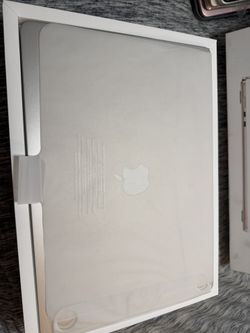 MacBook Air  15inch M2 Chip 512G