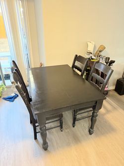Dining table (with chairs and extender)