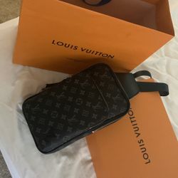 Louis Vuitton Men’s Bag Authentic 