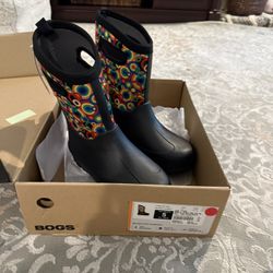 Kids Boots Bogs Size 5