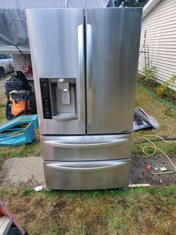 LG French Door Refrigerator W/ Dual Freezer Doors