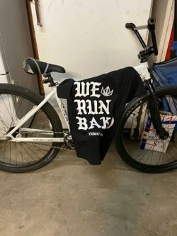 WE RUN BAKO SHIRT SIGNED  size medium