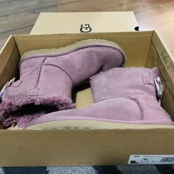 Ugg’s Girl Size 5y 
