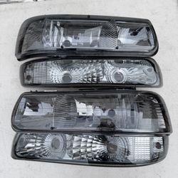 Tahoe headlight year 2000 to 2006