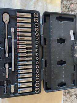 Metric Tools with Socket Set