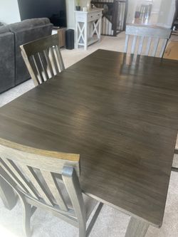 Ashley Furniture 7 Piece Dining Set Dresbar Dining Table for