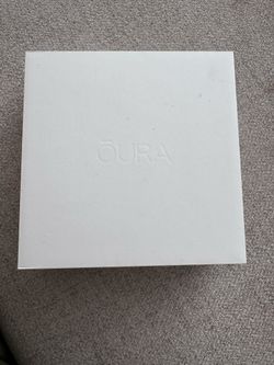 Oura Ring 4 – Silver – Size 7 – Excellent Condition