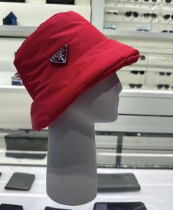 Authentic Prada Re-Nylon Metal Triangle Logo Mens Padded Bucket Hat M Rosso