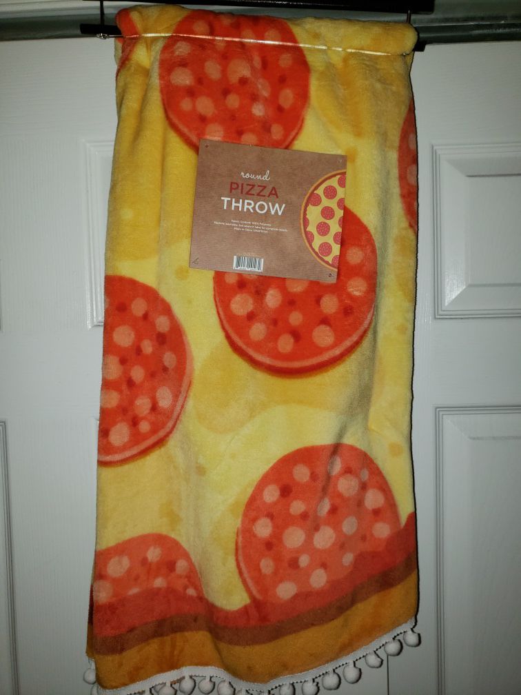 LG Round Pizza Plush Throw Blanket