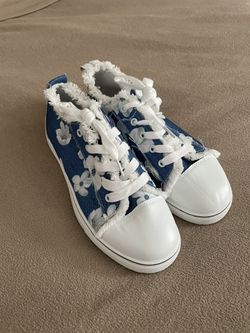 Pretty Blue With Flowers Size 40