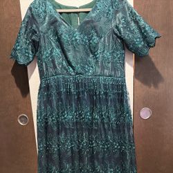 Beautiful Green Long Gown Evening Wear Size L